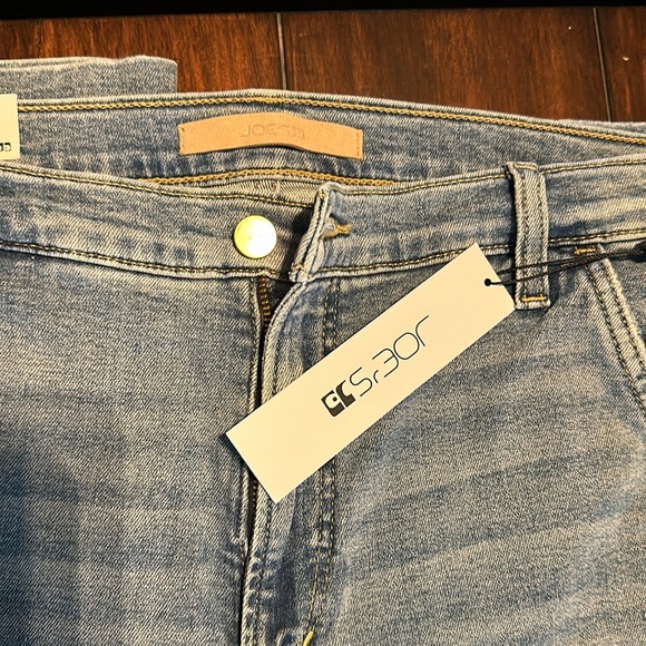 NEW Joe’s Jeans- THE MOLLY
HIGH RISE FLARE TROUSER // size 29- inseam 32” - Picture 10 of 11